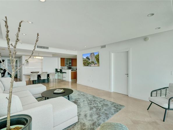 2627 S Bayshore Dr 1806, Miami FL 33133