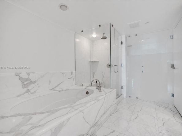 2627 S Bayshore Dr 1806, Miami FL 33133