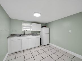 875 E 29th St, Hialeah FL 33013
