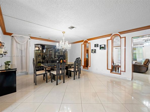 9940 SW 23rd St, Miami FL 33165