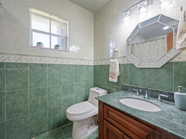 9940 SW 23rd St, Miami FL 33165
