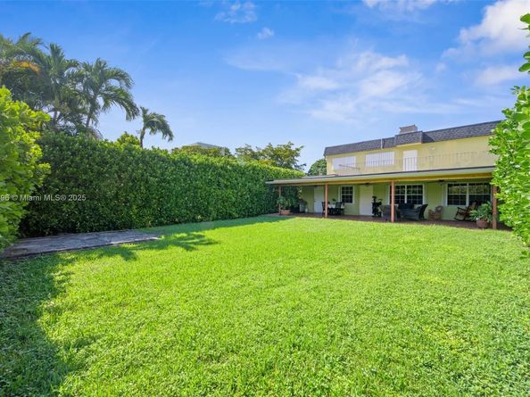 9940 SW 23rd St, Miami FL 33165