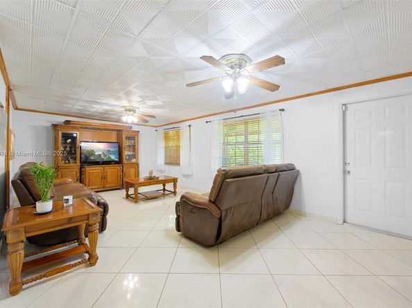 9940 SW 23rd St, Miami FL 33165