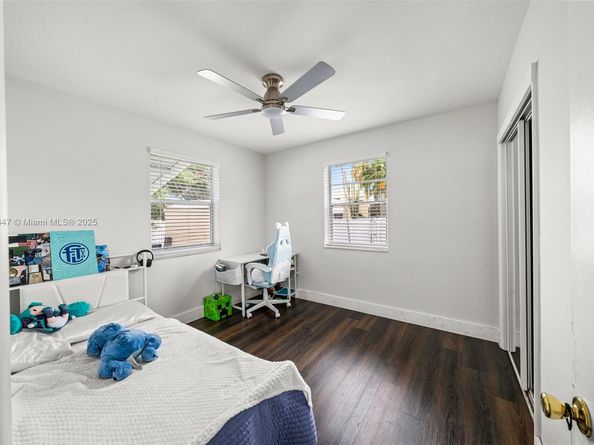 600 SW 10th St, Hallandale Beach FL 33009