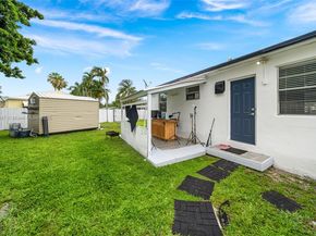 600 SW 10th St, Hallandale Beach FL 33009