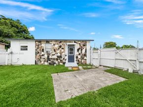 600 SW 10th St, Hallandale Beach FL 33009