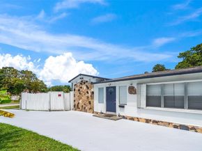 600 SW 10th St, Hallandale Beach FL 33009