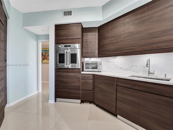 6051 N Ocean Dr 404, Hollywood FL 33019