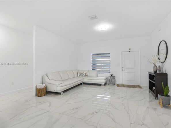 19080 SW 133 ct, Miami FL 33177