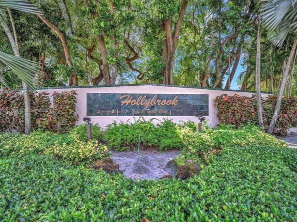 150 S Hollybrook Ter 101, Pembroke Pines FL 33025
