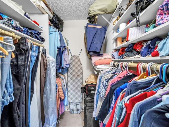 150 S Hollybrook Ter 101, Pembroke Pines FL 33025