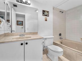 150 S Hollybrook Ter 101, Pembroke Pines FL 33025