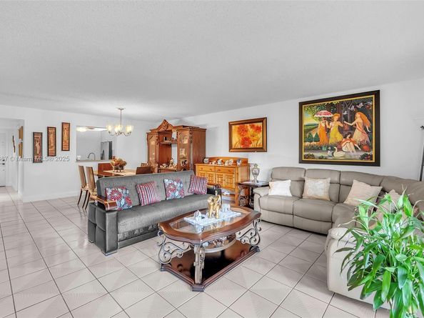 150 S Hollybrook Ter 101, Pembroke Pines FL 33025