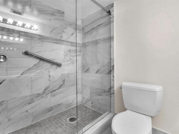 150 S Hollybrook Ter 101, Pembroke Pines FL 33025