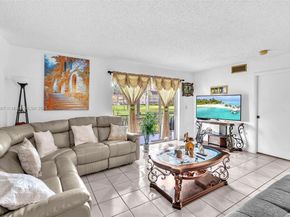 150 S Hollybrook Ter 101, Pembroke Pines FL 33025