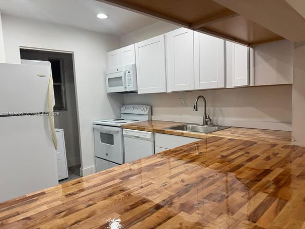 8051 S Colony Cir S 210, Tamarac FL 33321