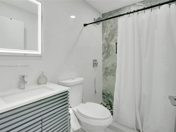 8720 SW 103rd Ave 8720, Miami FL 33173
