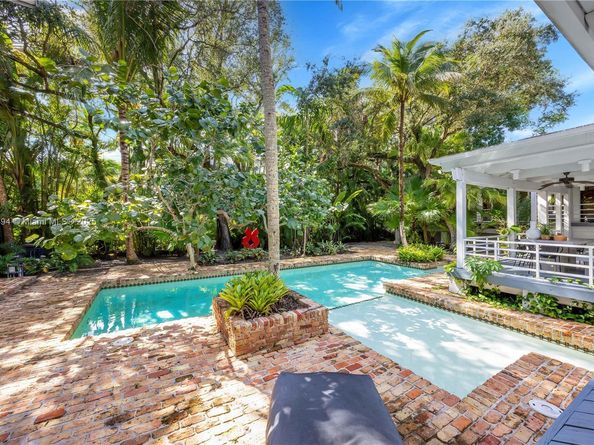 5600 Oakwood Ln, Coral Gables FL 33156