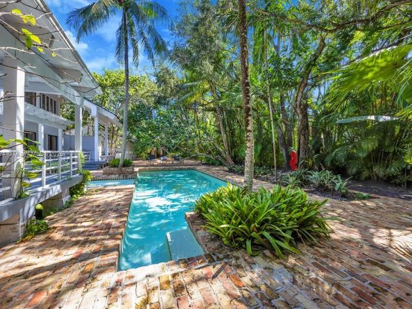 5600 Oakwood Ln, Coral Gables FL 33156