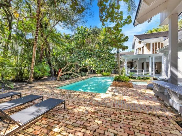 5600 Oakwood Ln, Coral Gables FL 33156