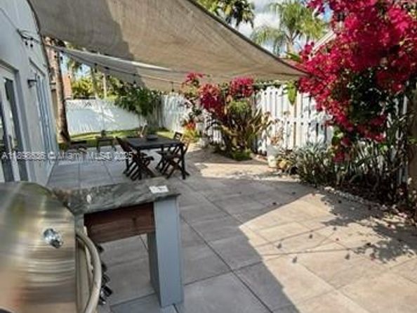 1145 NW 174th Ave, Pembroke Pines FL 33029