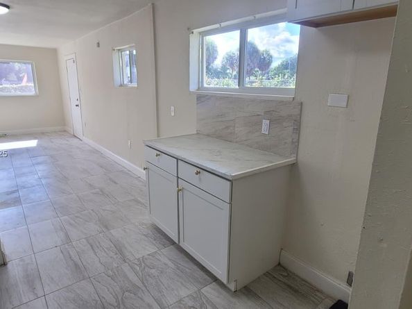 18250 NW 23rd Ave, Miami Gardens FL 33056