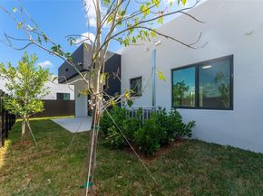 12393 SW 220th St, Miami FL 33170