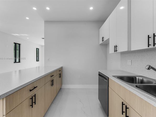 12393 SW 220th St, Miami FL 33170