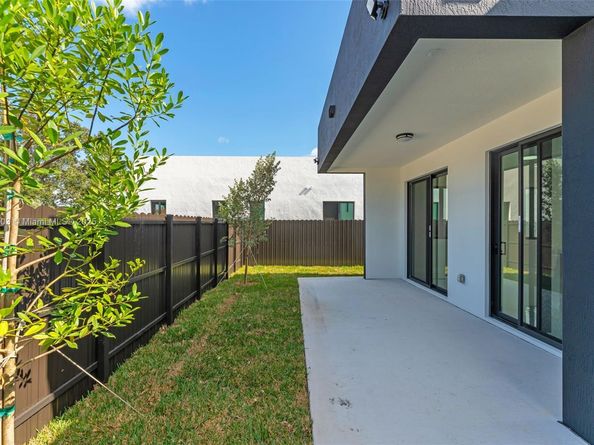 12393 SW 220th St, Miami FL 33170