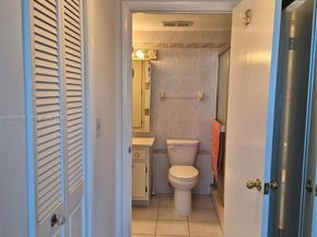 4001 Hillcrest Dr 509, Hollywood FL 33021