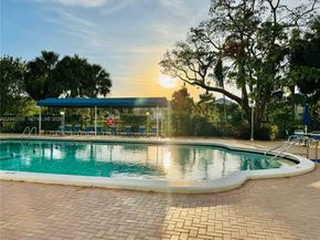 4001 Hillcrest Dr 509, Hollywood FL 33021