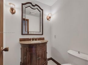 9620 E Calusa Club Dr, Miami FL 33186