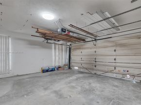 9620 E Calusa Club Dr, Miami FL 33186