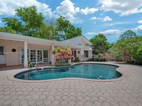 9620 E Calusa Club Dr, Miami FL 33186