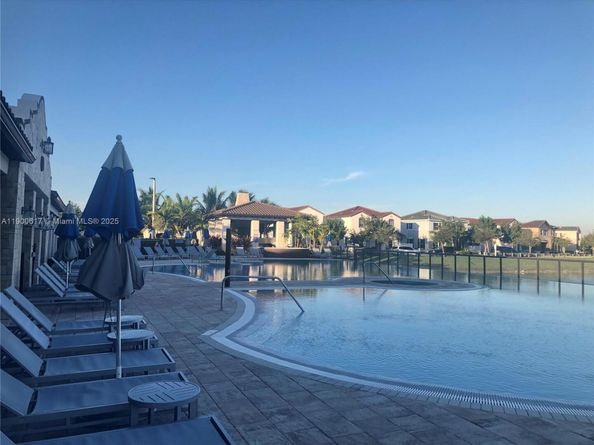 17107 SW 96th St, Miami FL 33196