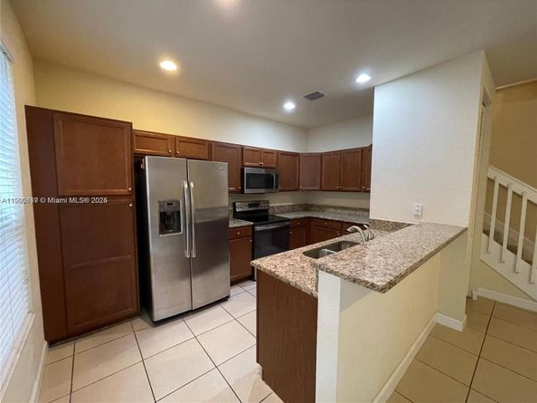 17107 SW 96th St, Miami FL 33196
