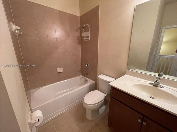 17107 SW 96th St, Miami FL 33196