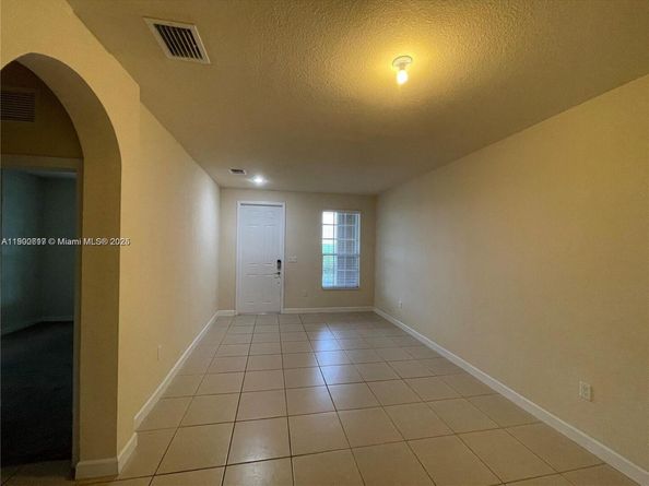 17107 SW 96th St, Miami FL 33196