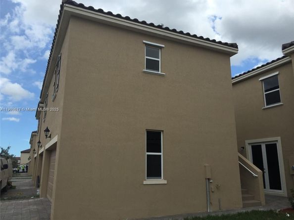 17107 SW 96th St, Miami FL 33196