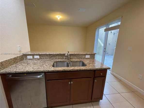 17107 SW 96th St, Miami FL 33196
