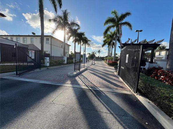 8001 W 36th Ave 1, Hialeah FL 33018