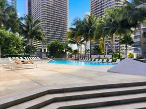 88 SW 7th St 1111, Miami FL 33130