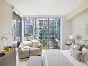 88 SW 7th St 1111, Miami FL 33130