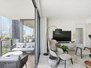 88 SW 7th St 1111, Miami FL 33130