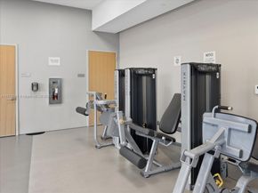 88 SW 7th St 1111, Miami FL 33130