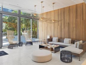 88 SW 7th St 1111, Miami FL 33130