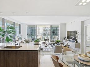 88 SW 7th St 1111, Miami FL 33130