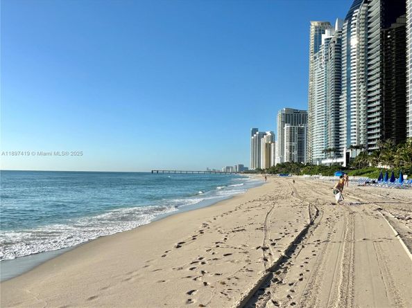 2935 NE 163rd St 4I, North Miami Beach FL 33160