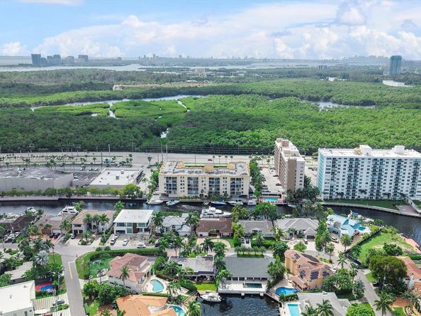 2935 NE 163rd St 4I, North Miami Beach FL 33160