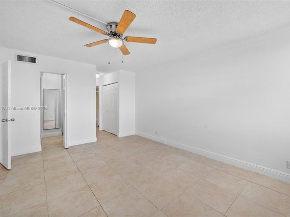 2935 NE 163rd St 4I, North Miami Beach FL 33160